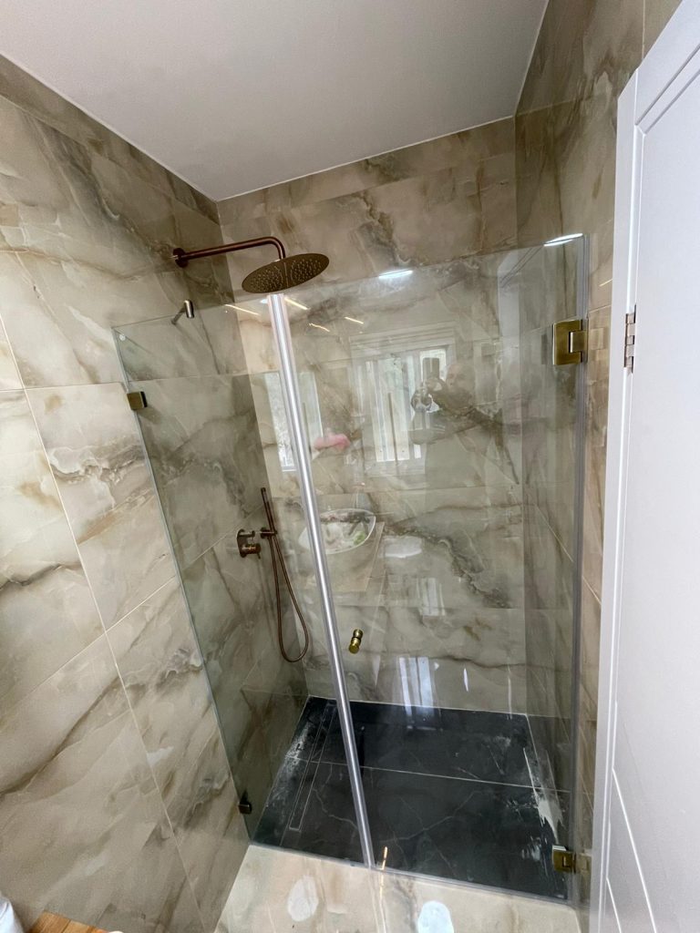 פרויקט זכוכית של Guy Glass